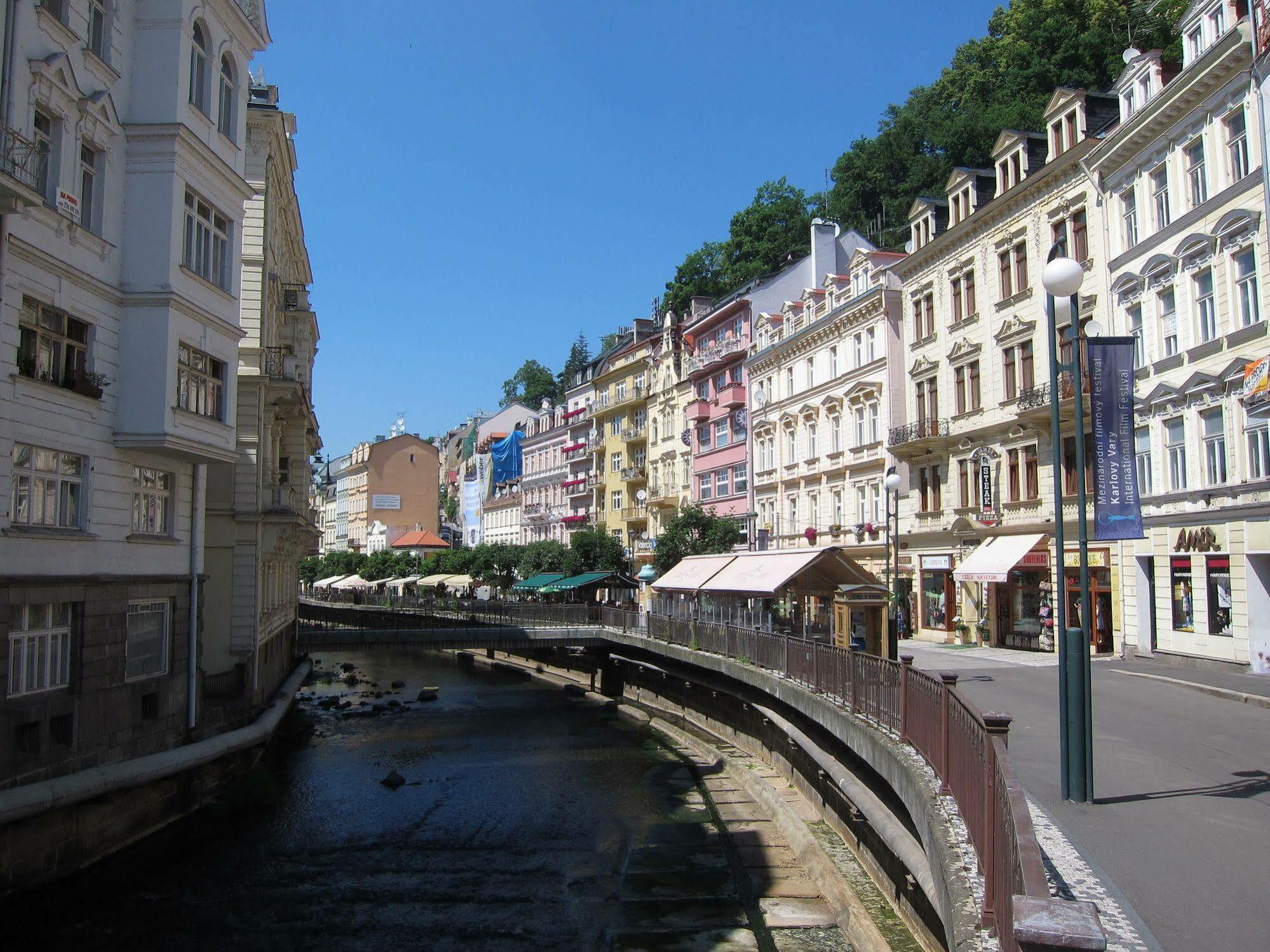 Madonna Apartments Karlovy Vary Exterior foto